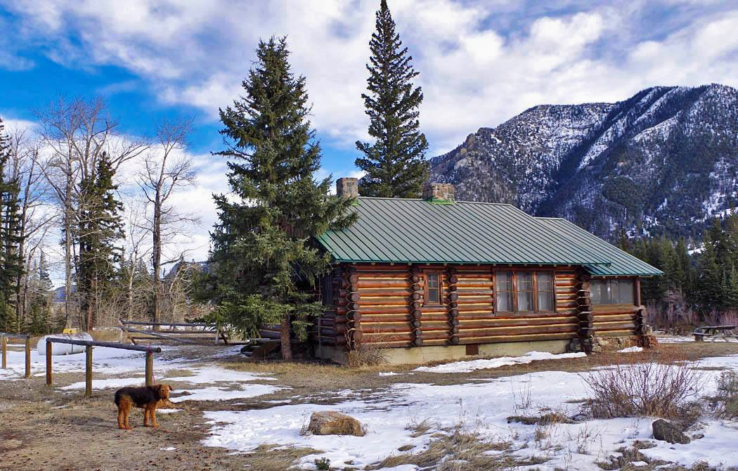 Historic cabin at Sunlight Basin, Absaroka Mountains, Wyoming